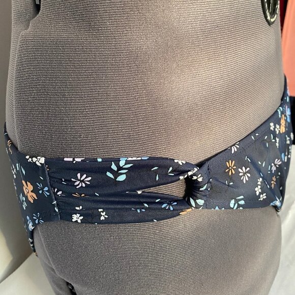 Xhilaration Floral Bathing Suit - Picture 5 of 14